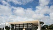 Dois a cada três juízes auxiliares do STF receberam remunerações acima do teto salarial em fevereiro - Agência Brasil