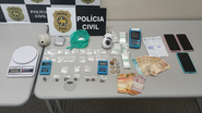 O casal foi levado à delegacia, onde passou por todos os procedimentos legais - Reprodução/Polícia Civil