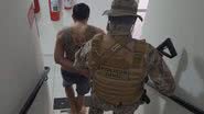 Até o momento, 30 pessoas foram presas e armas e drogas foram apreendidas em ação coordenada pela Sesed e Ministério da Justiça. - Divulgação SESED