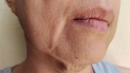 Uma rotina de cuidados diários com vitamina C, retinoides e protetor solar também contribui para retardar o envelhecimento - Reprodução/Shutterstock