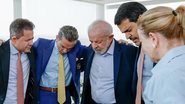 A ministra das Relações Institucionais, Gleisi Hoffmann, também participou do encontro e publicou nas redes sociais uma foto da reunião - Ricardo Stuckert/PR