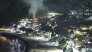 Dificuldades no acesso do caminhão de bombeiros atrasaram o combate ao incêndio, mas a situação foi contornada com a ajuda de populares. - Reprodução/Internet