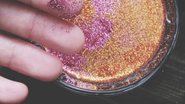 Imagem Glitter proibido: Anvisa alerta para riscos em doces e nutricionistas reforçam perigo dos microplásticos