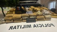 Ação da Força Tática resulta na prisão de homem e apreensão de balanças e materiais para preparo de entorpecentes que estavam no depósito de drogas dos bandidos - reprodução PM