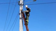 O episódio ocorreu em março do ano de 2022, quando os funcionários tentavam efetuar o corte no fornecimento de energia de um estabelecimento comercial - Divulgação