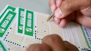 Imagem Mega-Sena vai pagar R$ 105 milhões no próximo sábado. Veja os números do último concurso acumulado