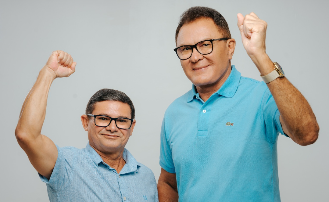 Vice-prefeito e prefeito de Montanhas. Foto: Divulgação