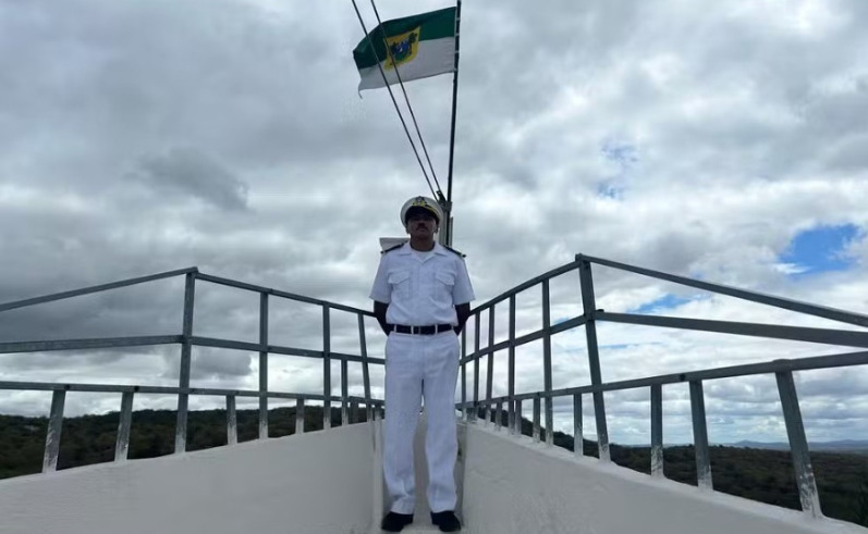 Jailson Gomes dos Santos, é potiguar,  tem 52 anos, trabalha como vigia.
