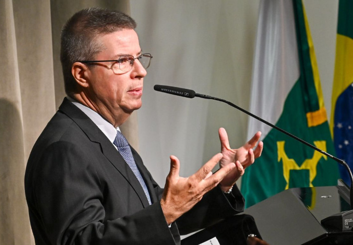 Indicado pelo então presidente Jair Bolsonaro para substituir Raimundo Carreiro, que se tornou embaixador do Brasil em Portugal.