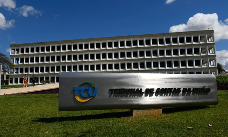 O Tribunal de Contas da União (TCU) autorizou uma reforma de R$ 770 mil em um apartamento funcional destinado ao ministro Antonio Anastasia, em Brasília.