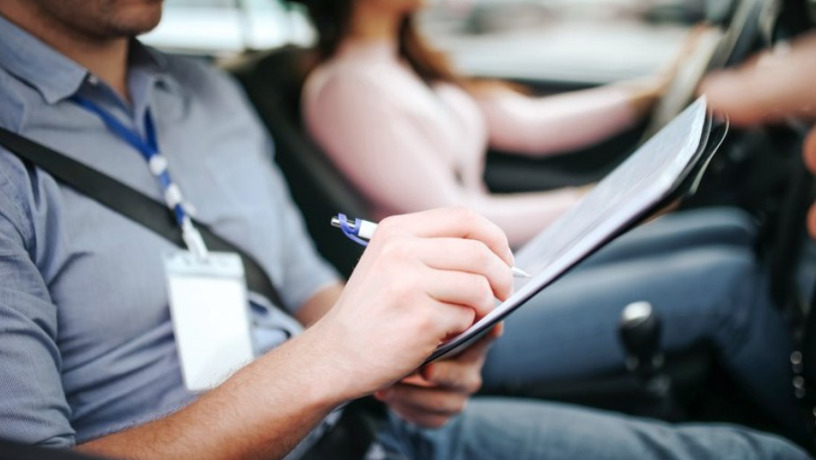 O Ministério dos Transportes publicou os requisitos para credenciamento e atuação dos instrutores autônomos de trânsito, profissionais que poderão ministrar aulas práticas de direção sem vínculo com centros de formação de condutores (autoescolas). Imagem: reprodução internet.