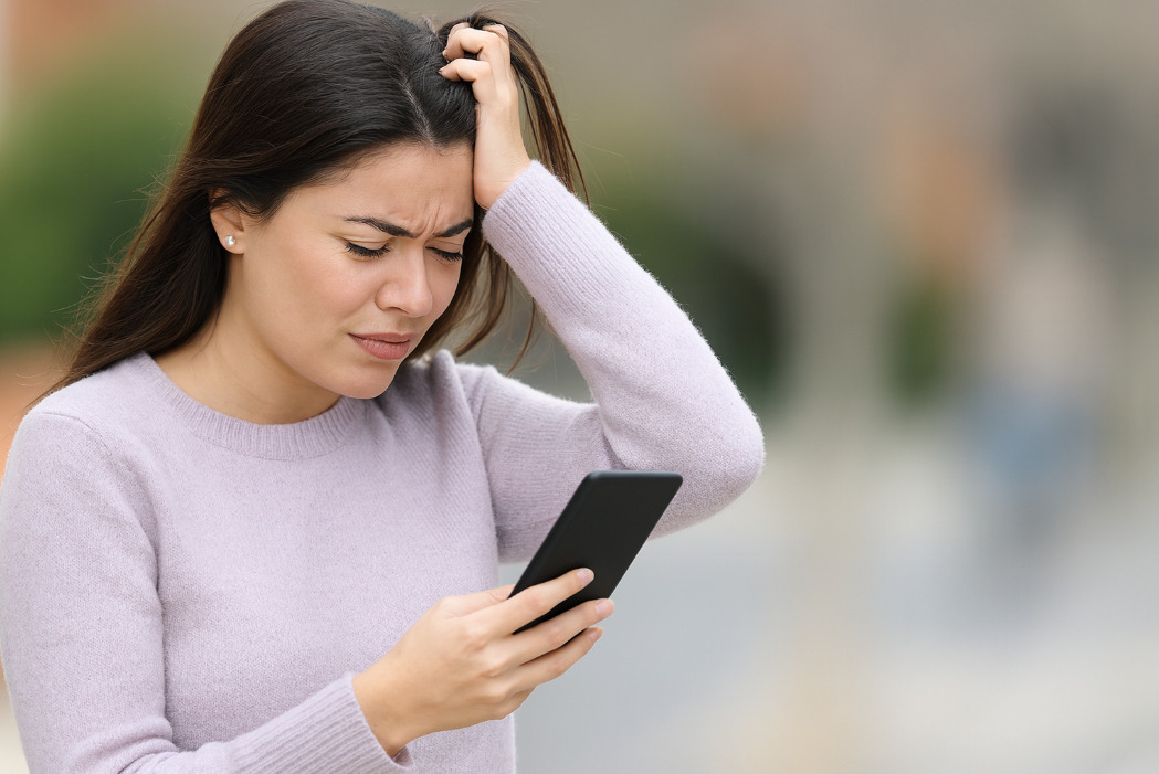 O problema afeta tanto usuários individuais quanto companhias que dependem de seus servidores em serviços críticos, como streaming, e-commerce e operações financeiras. Imagem gerada por IA.