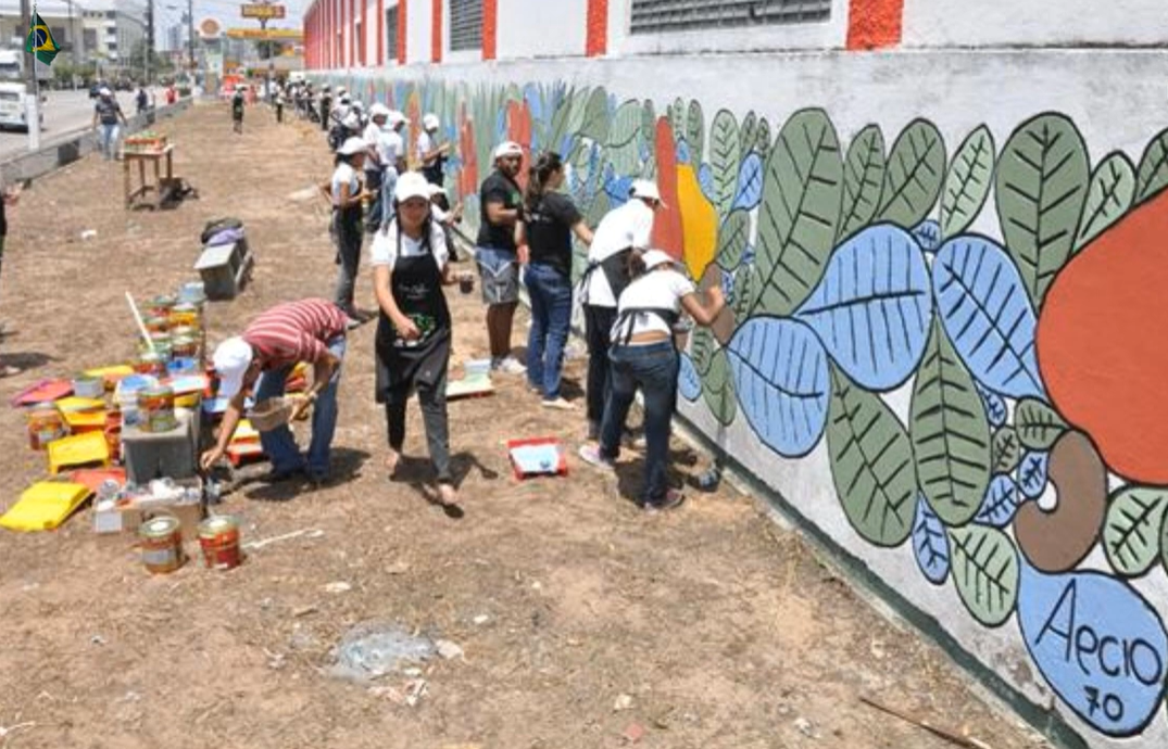 Alunos da Escola Estadual Stela Wanderley revitalizaram o painel em 2012