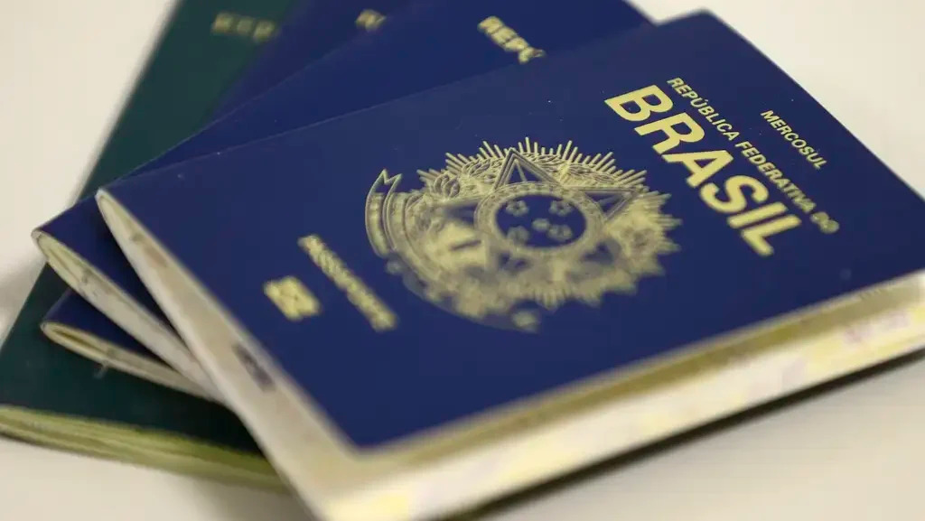 Polícia Federal pode paralisar emissão de passaportes por falta de verba - Foto: Marcelo Camargo/Agência Brasil