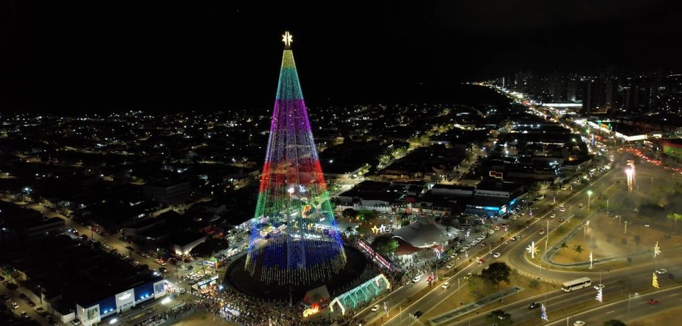  Veja imagens aéreas da Árvore de Mirassol em Natal — Foto: Secom/Prefeitura de Natal 