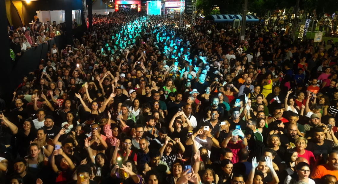 O Brilha Natal é uma iniciativa do Sistema Fecomércio, Sesc e Senac com o objetivo de resgatar e incentivar o comércio de rua nos bairros da Cidade Alta e Alecrim, unindo ações promocionais de fim de ano à cultura e lazer.