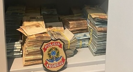 Dinheiro apreendido pelos agentes. Foto: Reprodução/Redes sociais