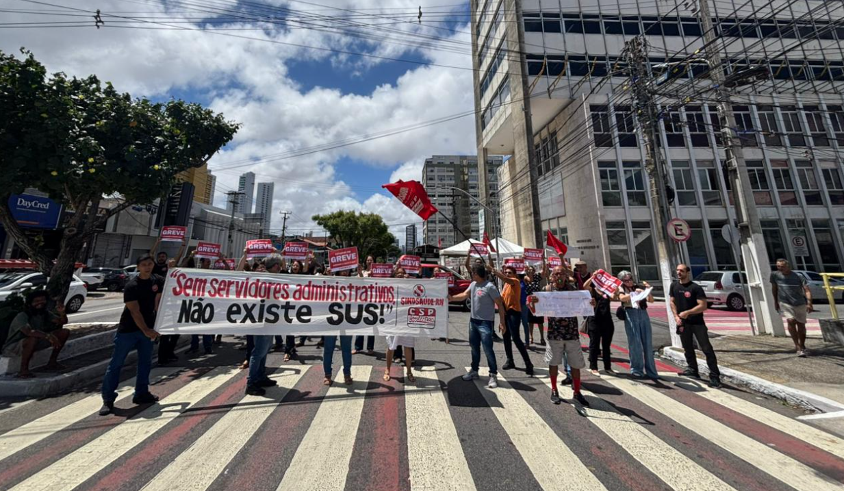 Ato realizado pelos grevistas na segunda-feira (17). Foto: Reprodução/Sindsaúde