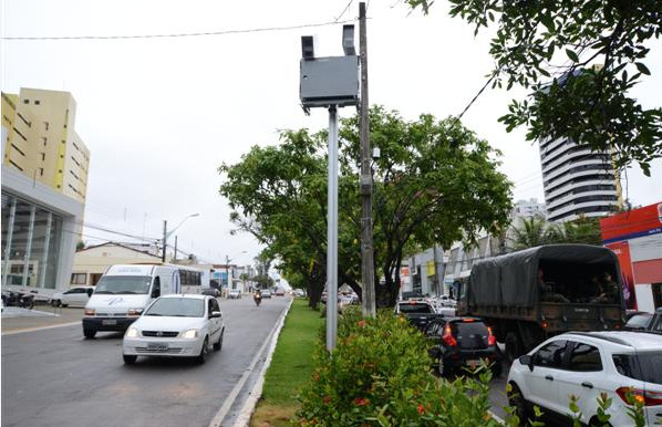 A defesa da motorista demonstrou que seria inviável percorrer a distância entre os dois locais em apenas 60 segundos, caracterizando inconsistência nos registros. Imagem divulgação Prefeitura do Natal.