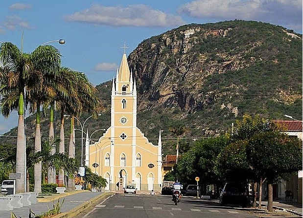 O oficial reforçou que a presença policial foi intensificada em regiões consideradas críticas, justamente para reduzir o clima de tensão provocado pelos episódios mais recentes. Imagem Prefeitura de Parelhas.