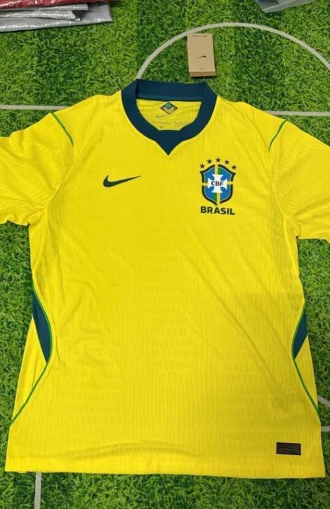 Suposto modelo da camisa que será usado pelo Brasil na Copa do Mundo de 2026. Foto: Reprodução/Footy Headlines