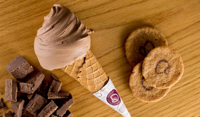 Com mais de 60 unidades em todo o país, a Davvero se consolidou como referência na produção de gelato artesanal italiano de forma totalmente artesanal. Imagem reprodução.