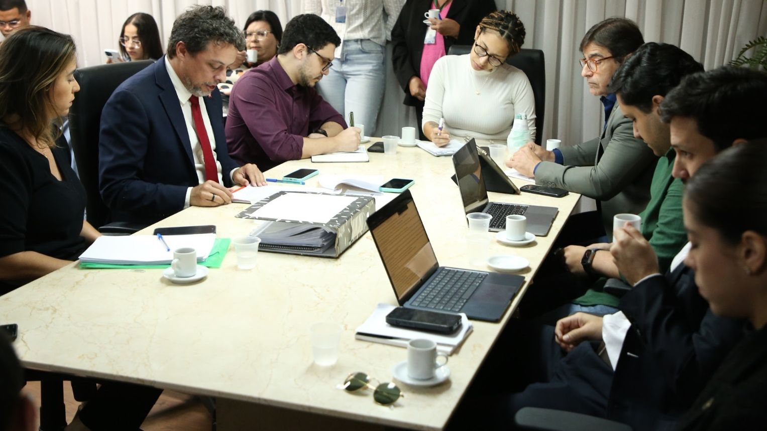 Comissão aprova parecer pela cassação do mandato de Brisa Bracchi