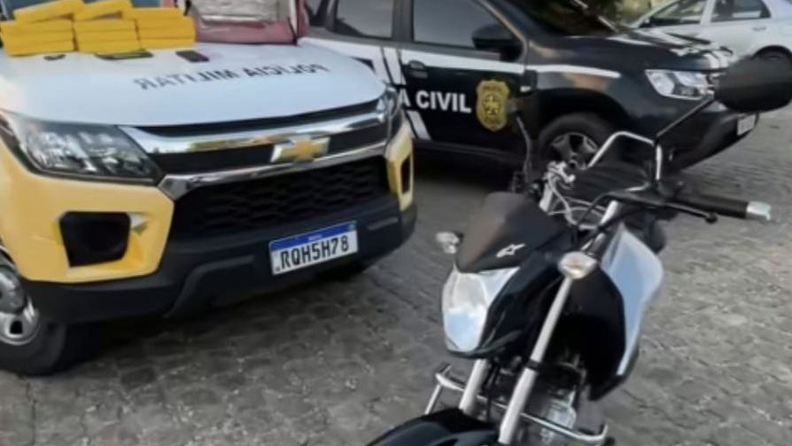 Motociclista foi abordado após conduzir de forma suspeita