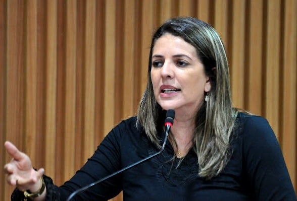 Nina Souza
