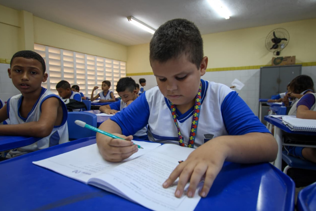 A iniciativa busca reforçar equipes escolares em todas as regiões da cidade, suprindo demandas emergenciais da Secretaria Municipal de Educação. Imagem: Prefeitura do Natal.