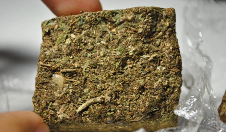 Imagens divulgadas mostram que o pacote continha itens incomuns para um presídio e claramente caracterizados como contrabando. Imagem ilustrativa.