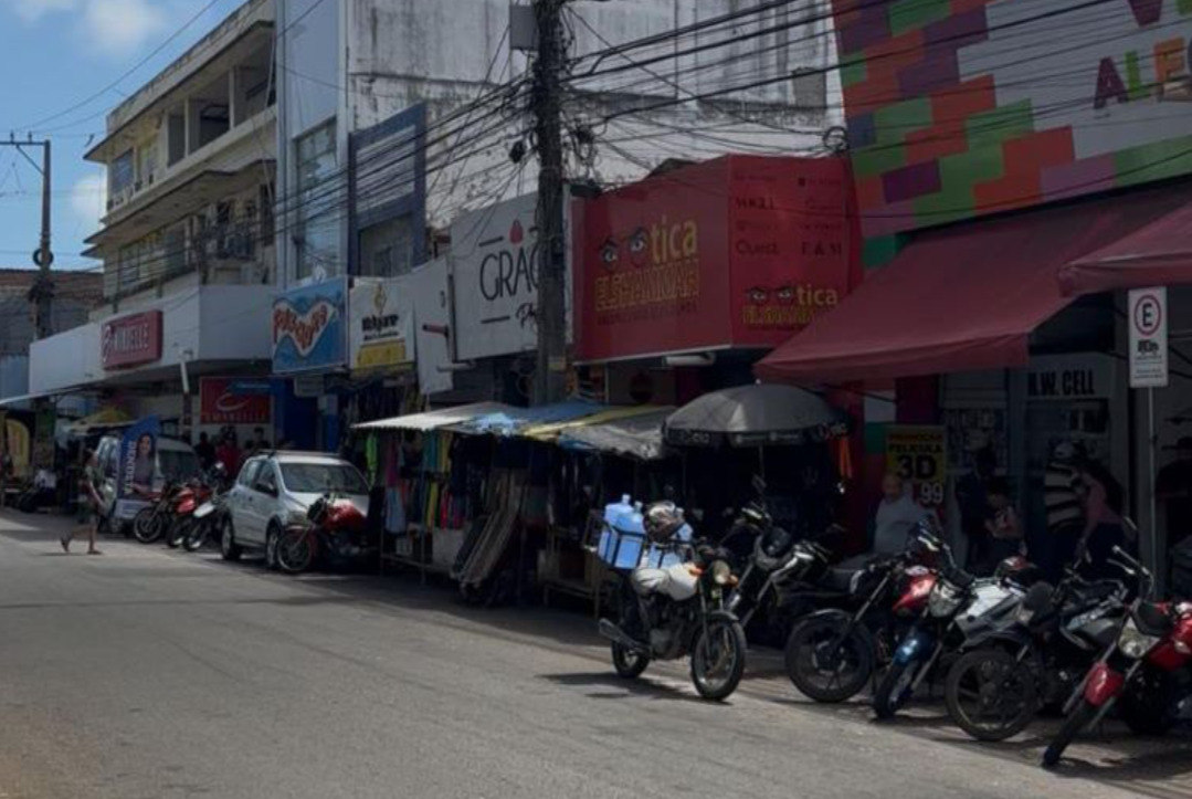 A partir deste domingo (21), o comércio do Alecrim passa a funcionar em horário diferenciado, ampliando as opções para quem quer antecipar as compras natalinas.