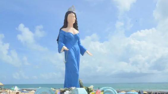 Estátua de Iemanjá na Praia do Meio, em Natal. Foto: Reprodução/Agora RN