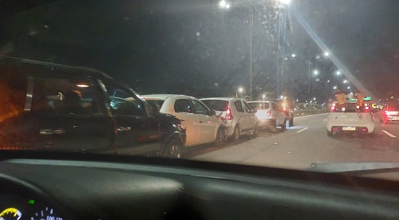 A Polícia Militar foi acionada para atender a ocorrência, porém o grupo responsável pelo ataque conseguiu fugir antes da chegada das viaturas. Imagem ilustrativa.