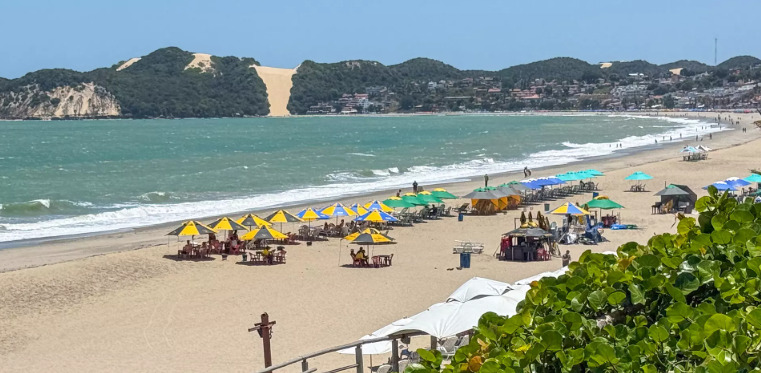 Os shows prometem movimentar a cidade com 50 atrações musicais e culturais, distribuídas por diferentes regiões, com destaque para a Orla de Ponta Negra e a Avenida da Alegria, na Redinha. Imagem: internet.