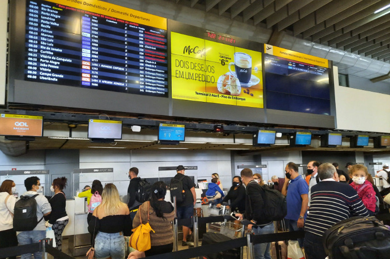 O transporte aéreo brasileiro pode enfrentar instabilidade justamente no período mais movimentado do ano. Imagem: internet.
