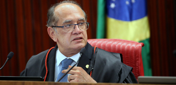 O ministro Gilmar Mendes suspendeu, por liminar, a possibilidade de qualquer cidadão apresentar pedidos de impeachment, restringindo a iniciativa à Procuradoria-Geral da República. Imagem: STF.