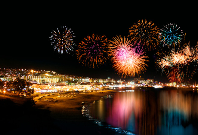 Na capital potiguar, a soltura de fogos de artifício com estampido está vetada. A legislação municipal permite apenas fogos de efeito visual, sem emissão sonora.