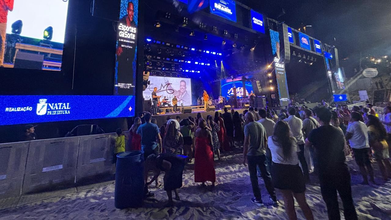 Milhares de pessoas compareceram ao evento para assistir os shows de artistas gospel e prestigiar a programação  - Eli Bernardo