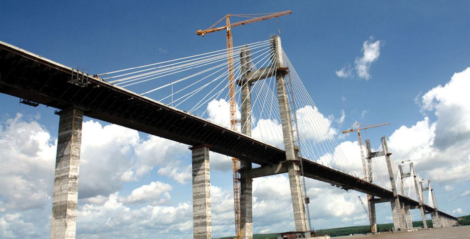 A dívida tem origem no financiamento de grandes obras de infraestrutura executadas na Venezuela no início dos anos 2000 por empresas brasileiras; como a construção de uma ponte sobre o rio Orinoco.
