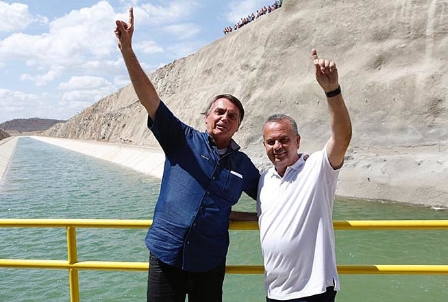 No pedido encaminhado a Alexandre de Moraes, a defesa de Bolsonaro argumenta que a escolha do dia 26 se deve a compromissos médicos do senador Rogério Marinho.