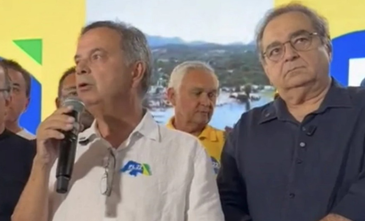 O senador Rogério Marinho (PL), presidente estadual do Partido Liberal e líder da oposição no Senado Federal, convocou uma entrevista coletiva para esta quarta-feira (21), e anunciou a retirada da sua pré-candidatura ao Governo do RN e confirmou Álvaro Dias como candidato do grupo.