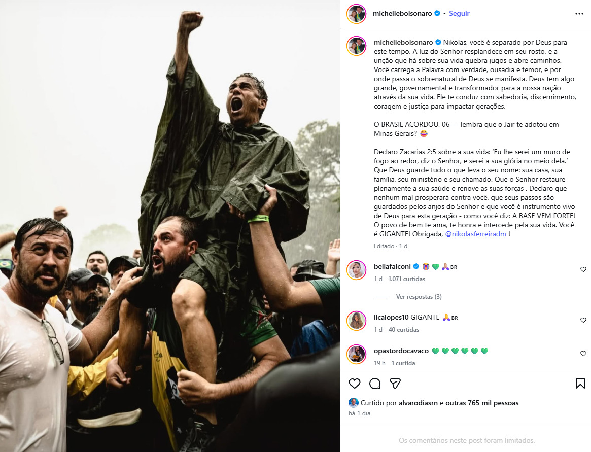 A referência ao número 06 faz alusão aos filhos do ex-presidente, conhecidos nacionalmente pelos apelidos numéricos.