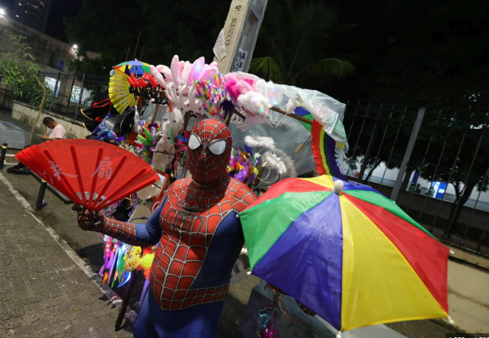A abertura de vagas busca organizar o comércio informal e, ao mesmo tempo, fomentar a economia local em um dos períodos mais importantes do calendário turístico da cidade.