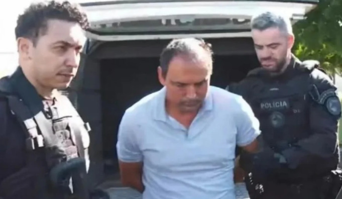 A Polícia Civil prendeu, na madrugada desta quarta-feira (28), o síndico Cléber Rosa de Oliveira e o filho dele, suspeitos de envolvimento no homicídio da corretora de imóveis Daiane Alves Souza, de 43 anos.