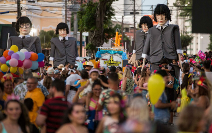 Criado em 2018 por Marcos Sá, o bloco mistura Beatles com frevo e leva um “rock carnavalesco” para as ruas de Petrópolis.