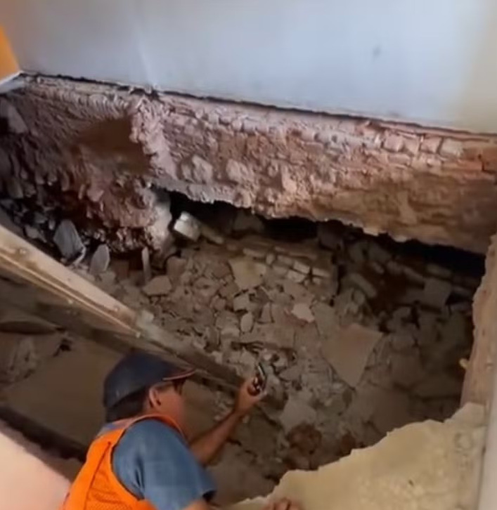 De acordo com a avaliação inicial dos bombeiros, a área onde a casa foi construída funciona como rota natural de escoamento de água da chuva.