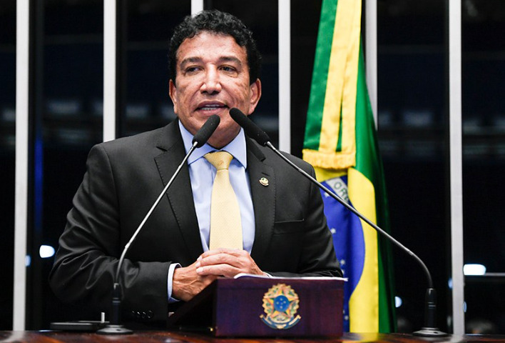 A assessoria do senador Magno Malta avaliou o episódio como relevante pelo contexto do posicionamento público do parlamentar.