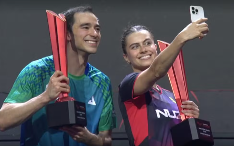 Pela primeira vez na história, uma dupla não-chinesa sobe ao topo do pódio no Grand Smash de Singapura. Foto: Reprodução/Internet