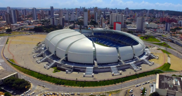 De acordo com o que foi estabelecido, o comércio informal ficará restrito à Rua Projetada. Não será permitida a atuação de vendedores ambulantes nas imediações diretas da Arena das Dunas.